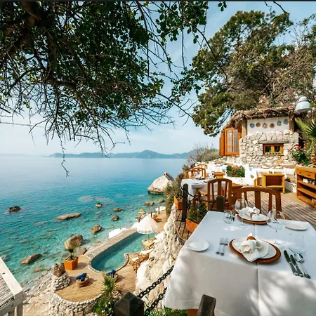 ナウティカル ホテル 4*